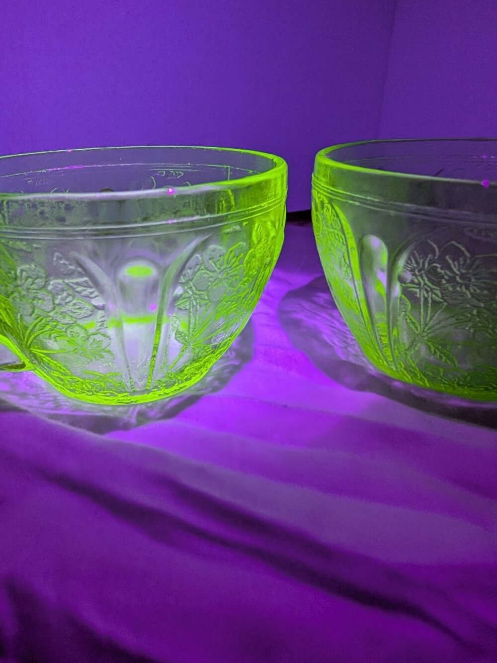 Vintage Jeannette Green Uranium Glass Tea Cups Cherry Blossom Depression Set 2